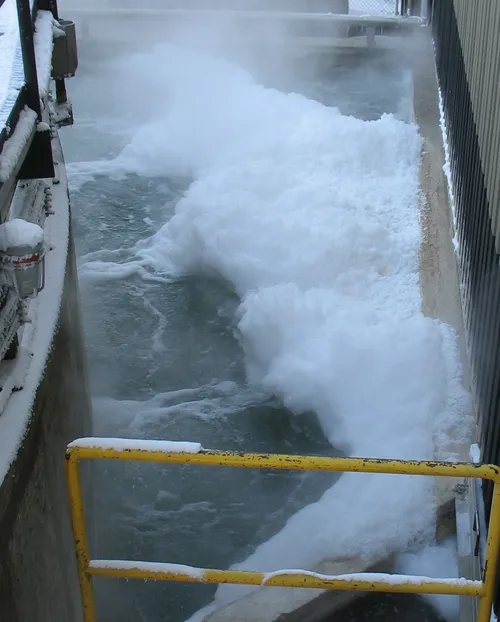 Original poor stack gas mixing pattern in the reaction tank
